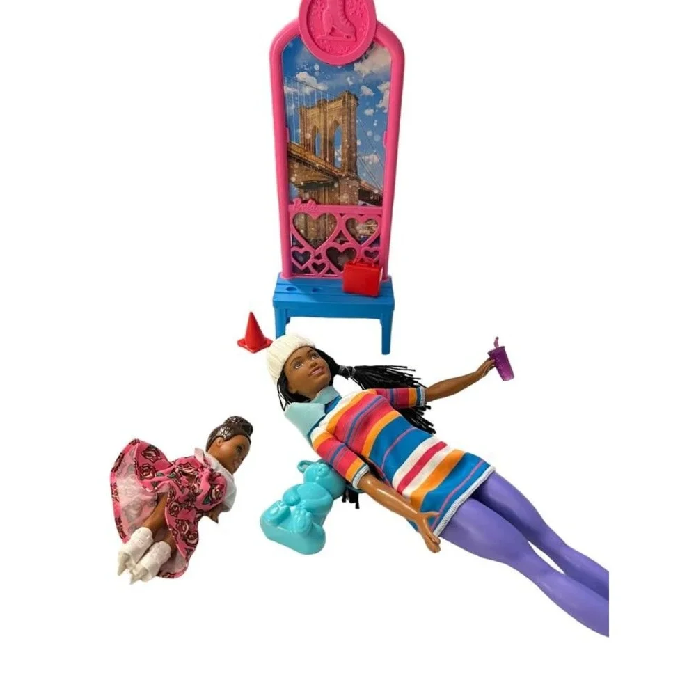 Barbie Brooklyn Roberts Ice Skating Playset 1 Girl Doll 1‎ Mom Doll COMPLETE Set